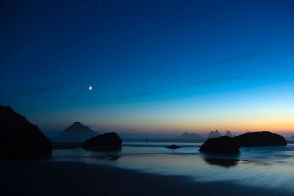 a man a moon a sea